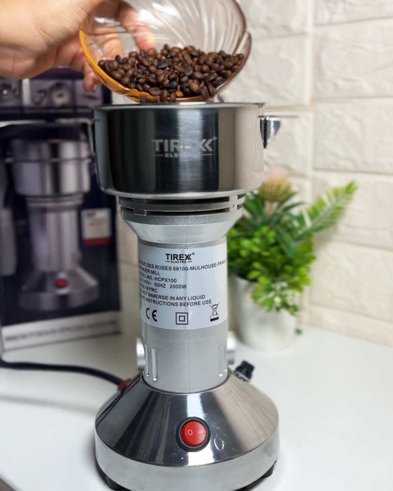 آلة طحن التوابل و القهوة و المكسرات من الماركة الفرنسية تيراكس MOULIN A EPICE TIREX ELECTRO FRANCAIS